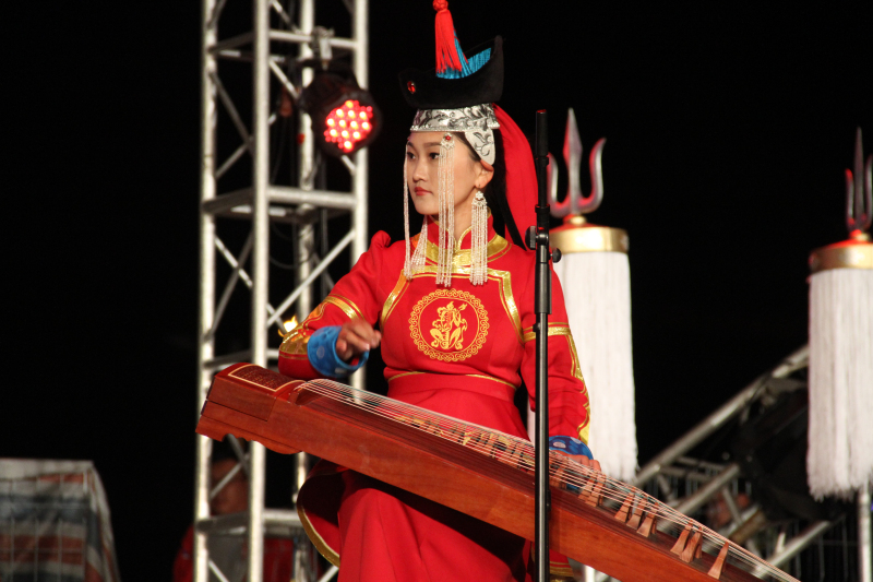 蒙古国演出服饰