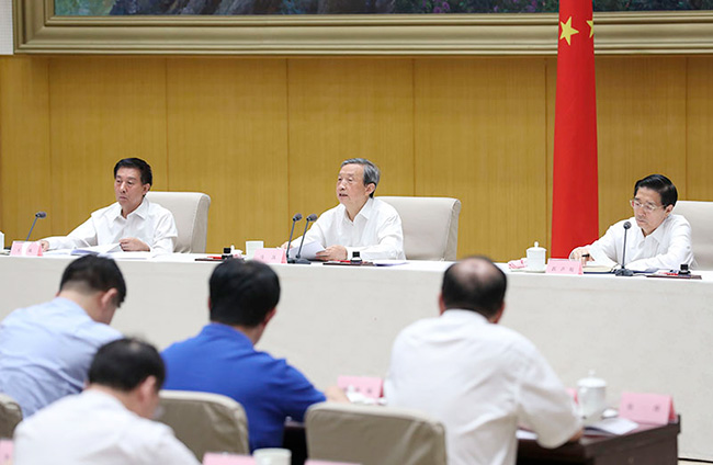 落实责任 强化措施 努力营造稳...